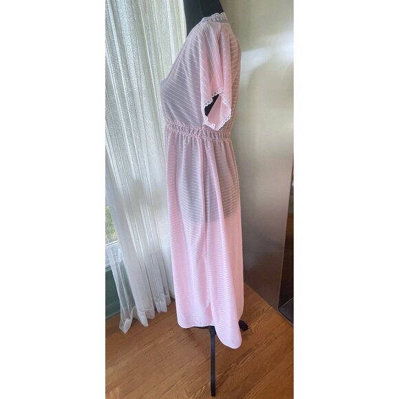 Vintage 80s night dress, pink short batwing sleeves nightgown, deep V neckline - Picture 3 of 8
